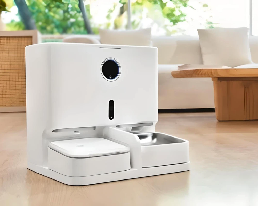 automatic pet feeding station